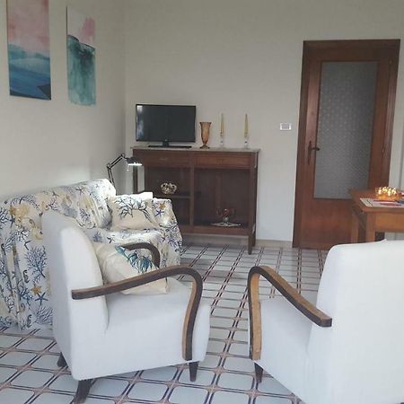 Casa Del Levante Рипосто Екстериор снимка