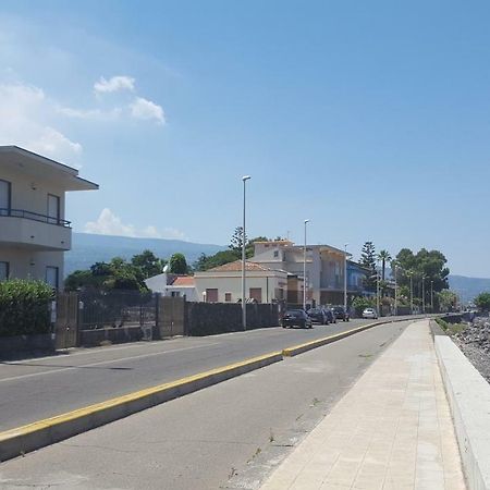 Casa Del Levante Рипосто Екстериор снимка