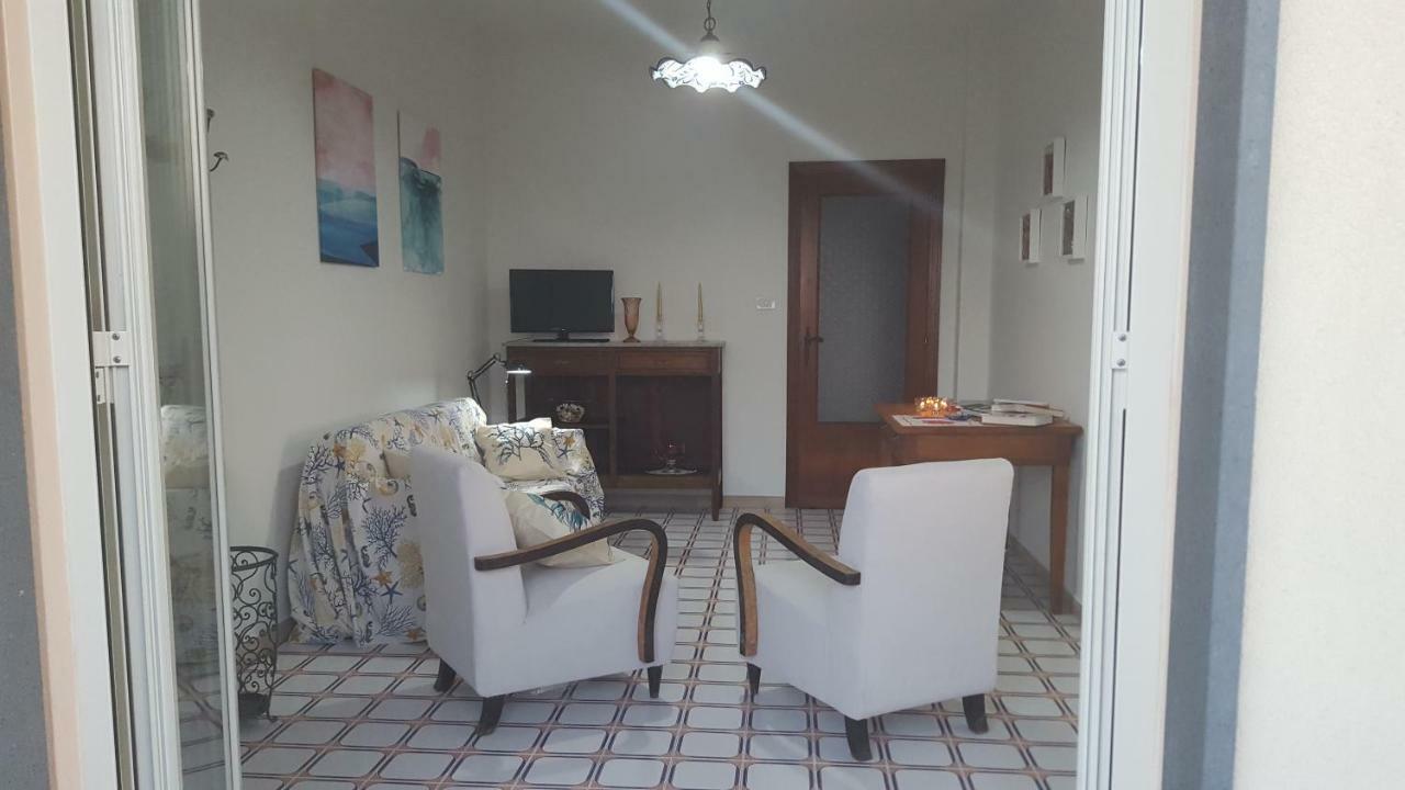 Casa Del Levante Рипосто Екстериор снимка