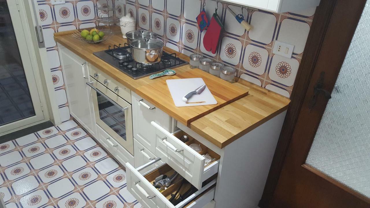Casa Del Levante Рипосто Екстериор снимка