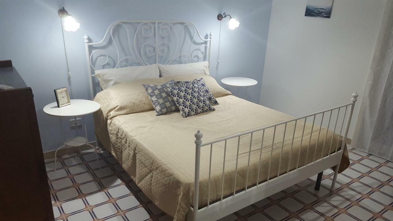 Casa Del Levante Рипосто Екстериор снимка