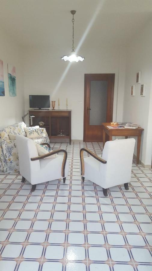 Casa Del Levante Рипосто Екстериор снимка