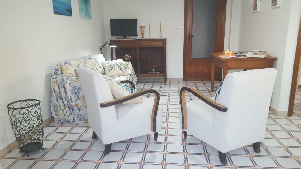 Casa Del Levante Рипосто Екстериор снимка
